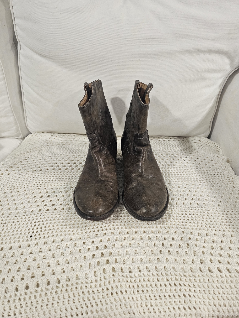 FRYE "Carson TAB" Leather Ankle Booties 💎